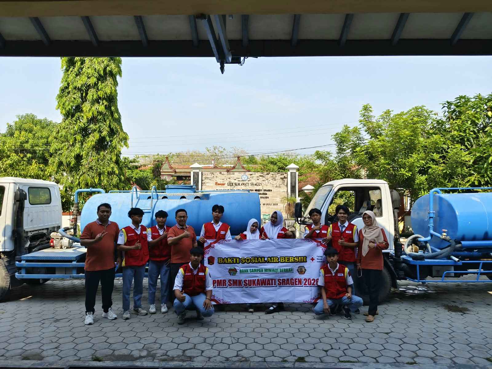 Kegiatan Bakti Sosial Air Bersih PMR SMK Sukawati Sragen